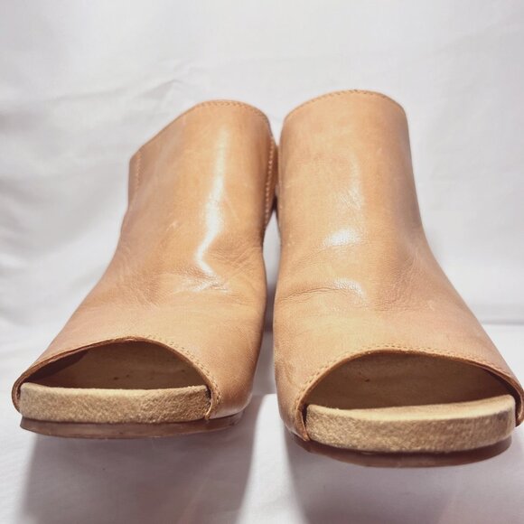 Lucky Brand-LK Saudra Boot-Women's Leather-8 1/2 M-Tanish Camel-Wood 3 1/2" Heel - Picture 9 of 16